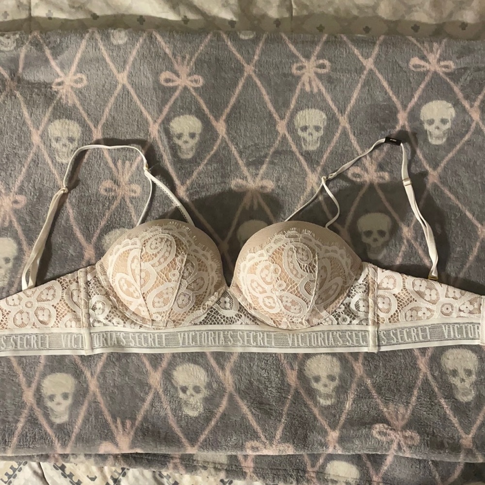 Victoria’s Secret very sexy push up bra